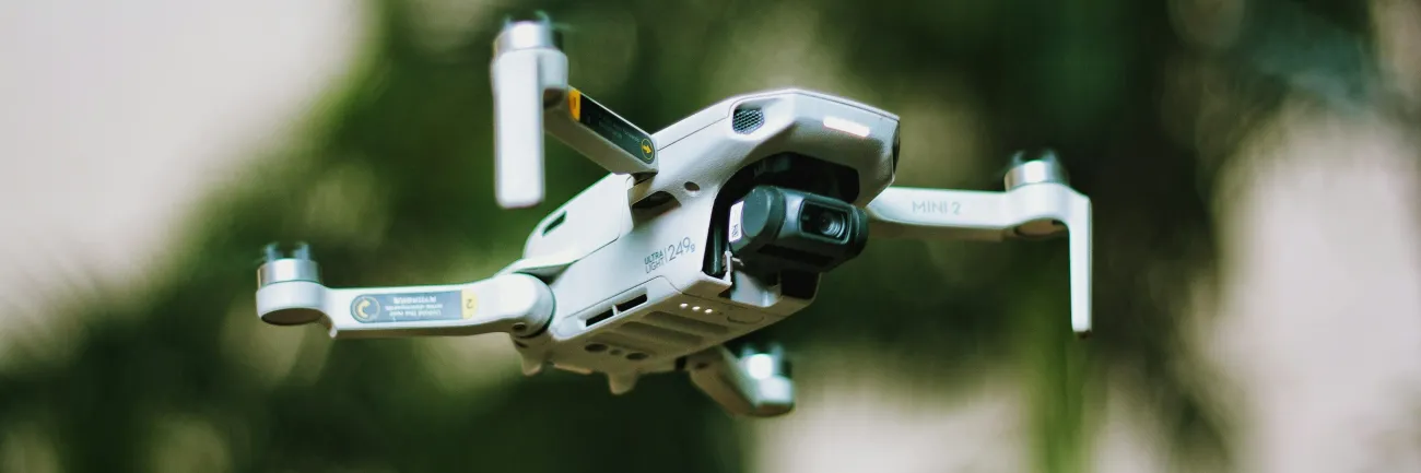 Beelden onthullen drie nieuwe DJI-drones en actiecamera met geïntegreerd display