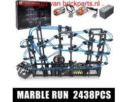 Mould King 26002 De Gemotoriseerde Marmeren Run Grote Bal Contraption is compatibel met het bekende merk.